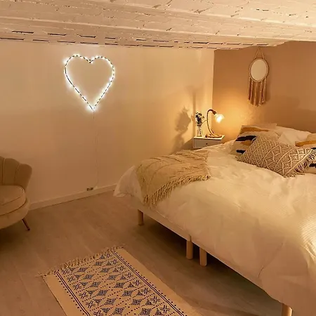 Villa Avec Maxi Jacuzzi à Côté De Maison Des Examens *
